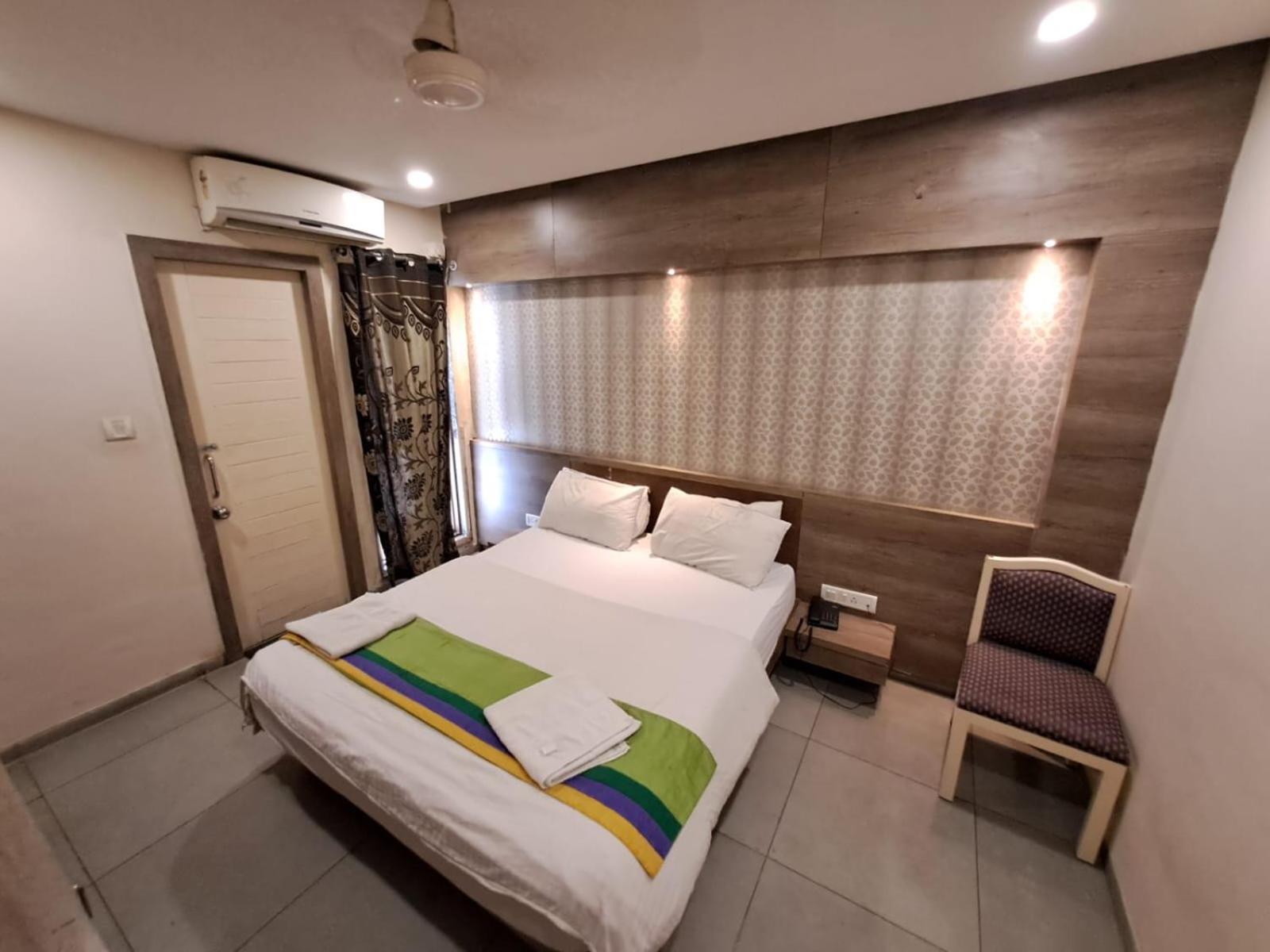 Hotel Tulsi Βαντοντάρα Εξωτερικό φωτογραφία